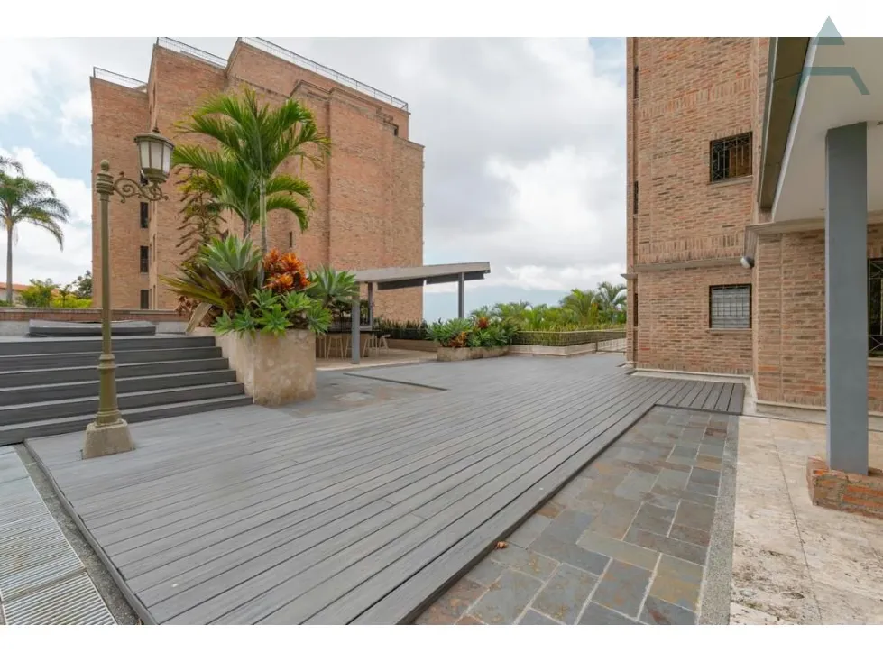 Se vende Apto 290m² + 450m² de Terraza 3h+s/3b+s/6p Los Naranjos - 2