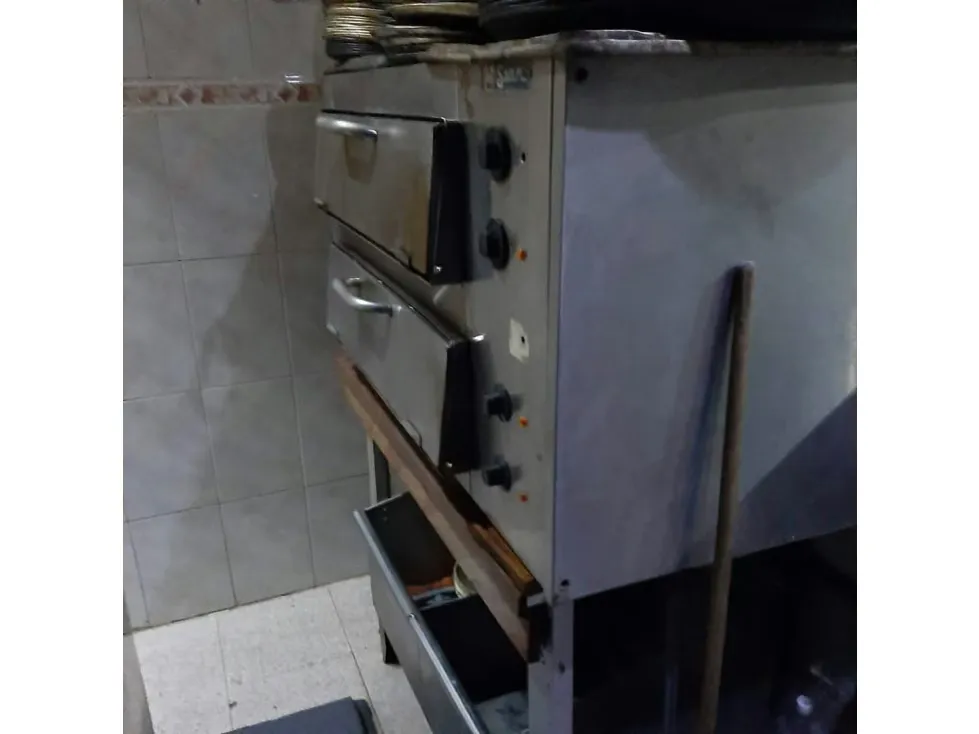 SE VENDE FONDO DE COMERCIO EN LA AV CASANOVA SABANA GRANDE - 4