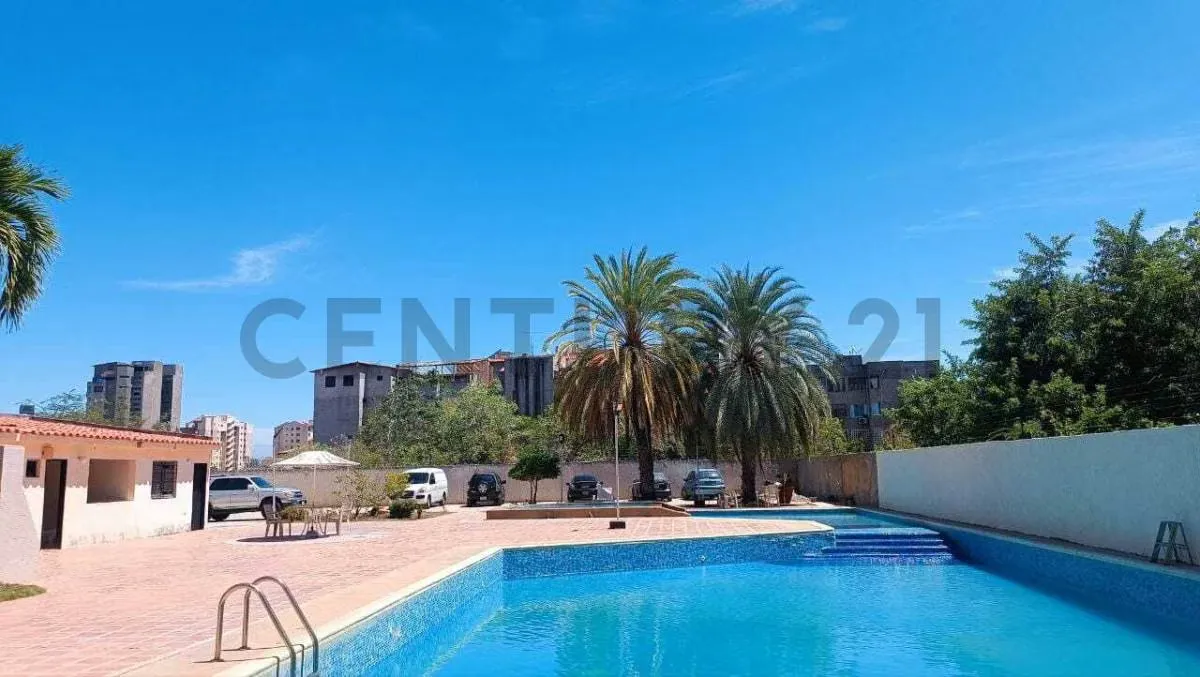 Apartamento en venta, urbanización Costa Azul Margarita - 2