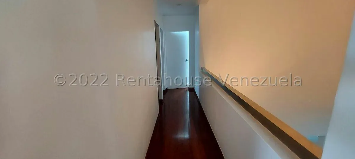 Casa (Multipes Niveles) en Venta en Los Guayabitos, Distrito Metropolitano - 21