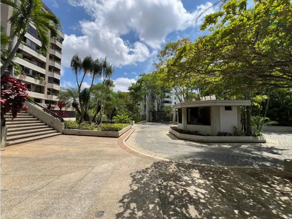 Se vende Apto 280m² 3h+s/3.5+sb/4p Colinas de Valle Arriba - 2