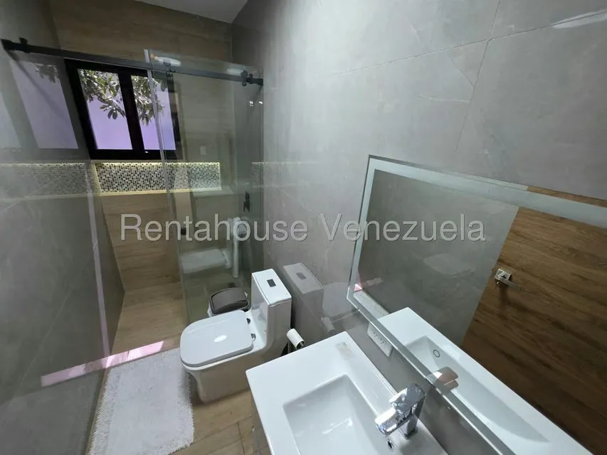 Casa (Duplex) en Venta en Los Naranjos del Cafetal, Distrito Metropolitano - 17