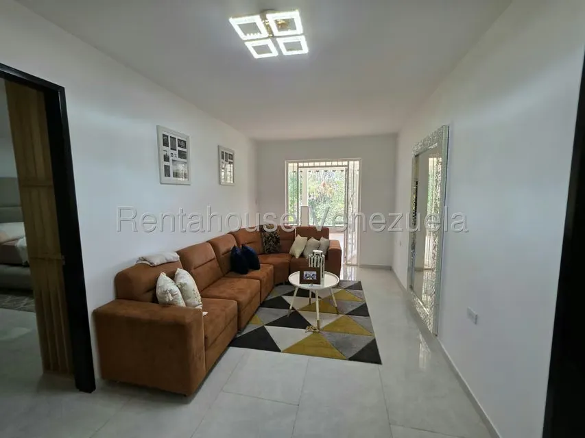 Casa (Duplex) en Venta en Los Naranjos del Cafetal, Distrito Metropolitano - 24