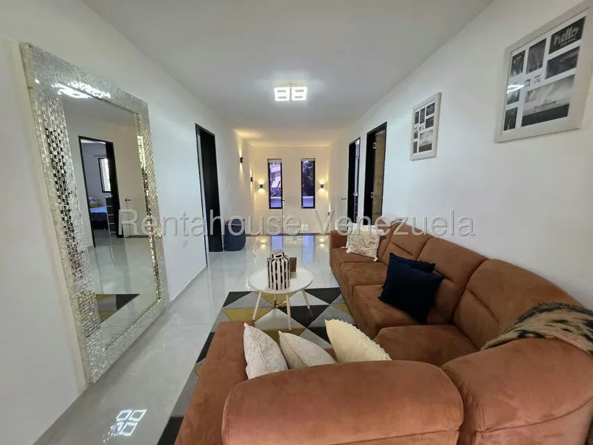 Casa (Duplex) en Venta en Los Naranjos del Cafetal, Distrito Metropolitano - 32