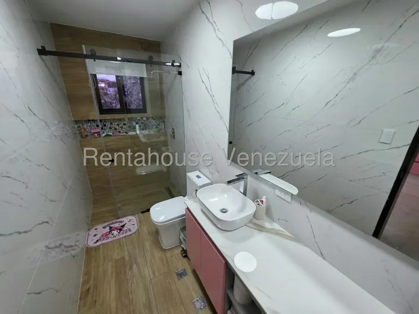 Casa (Duplex) en Venta en Los Naranjos del Cafetal, Distrito Metropolitano - 43