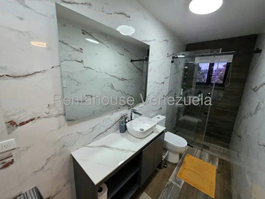 Casa (Duplex) en Venta en Los Naranjos del Cafetal, Distrito Metropolitano - 48