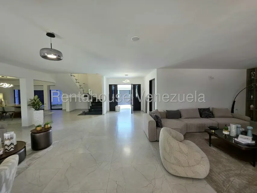 Casa (Duplex) en Venta en Los Naranjos del Cafetal, Distrito Metropolitano - 9