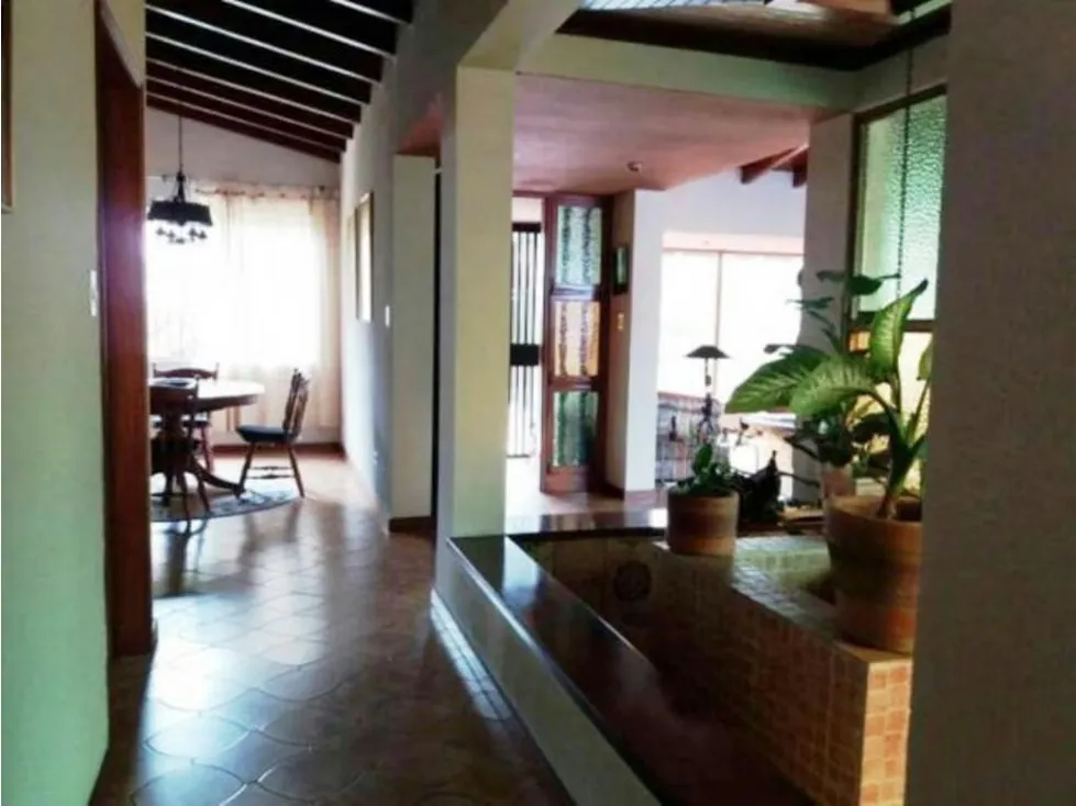 CASA - URB. MIRANDA - 327 Mts2 - 4