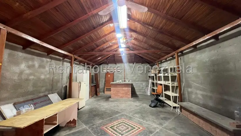 Galpon - Deposito en Alquiler en Avenida Universidad, Zulia
