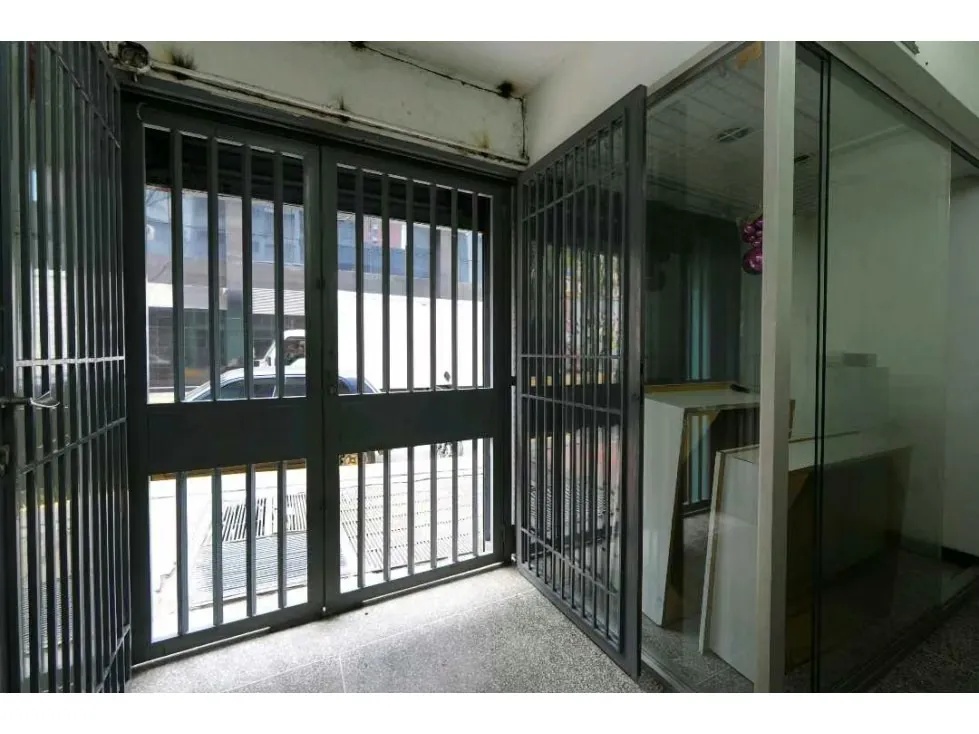 Amplio Local Comercial en la Candelaria 337m2 - 2
