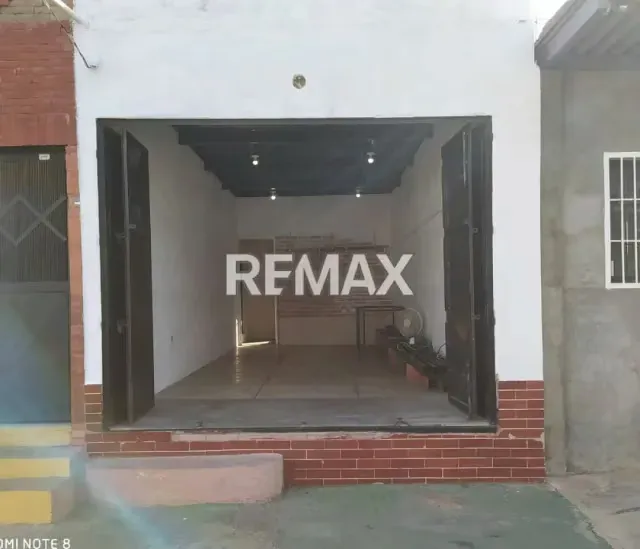 Local comercial en Alquiler a pie de calle.Calle Arismendi Lechería - 3
