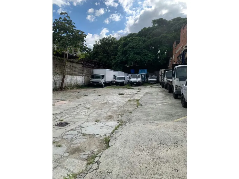 EDIFICIO COMERCIAL EN VENTA 1836.44M2 URB-BOLEITA SUR - 3