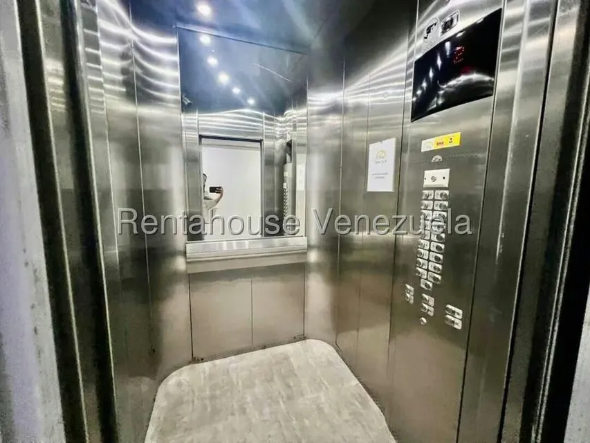Apartamento (1 Nivel) en Venta en San Bernardino, Distrito Metropolitano - 22