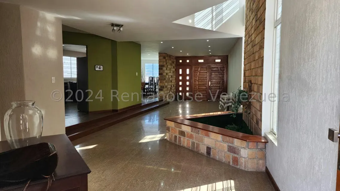 Casa (1 Nivel) en Venta en Colinas de Santa Monica, Distrito Metropolitano - 2