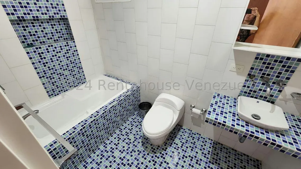 Casa (1 Nivel) en Venta en Colinas de Santa Monica, Distrito Metropolitano - 14