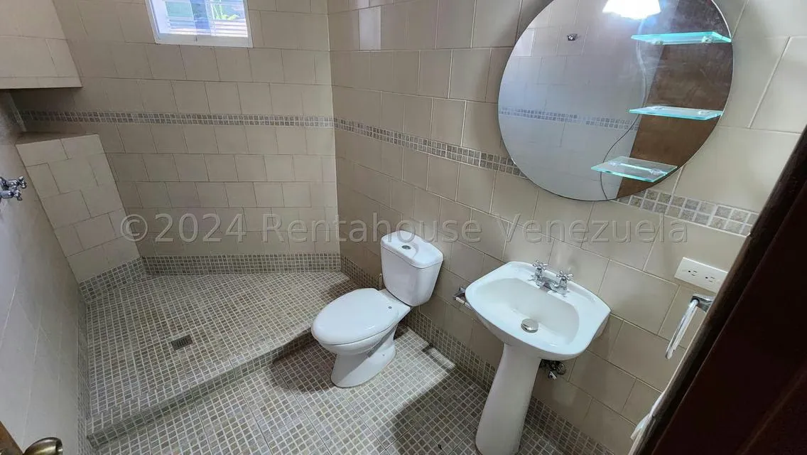 Casa (1 Nivel) en Venta en Colinas de Santa Monica, Distrito Metropolitano - 19