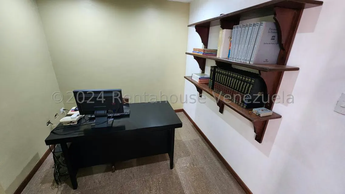 Casa (1 Nivel) en Venta en Colinas de Santa Monica, Distrito Metropolitano - 8