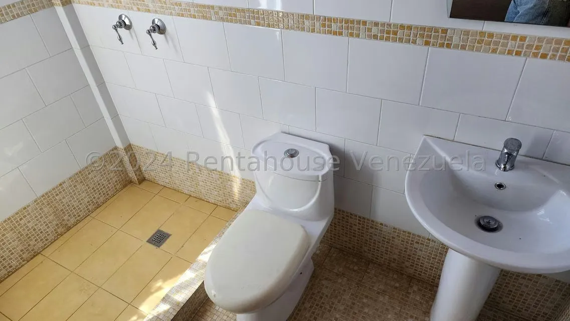Casa (1 Nivel) en Venta en Colinas de Santa Monica, Distrito Metropolitano - 10