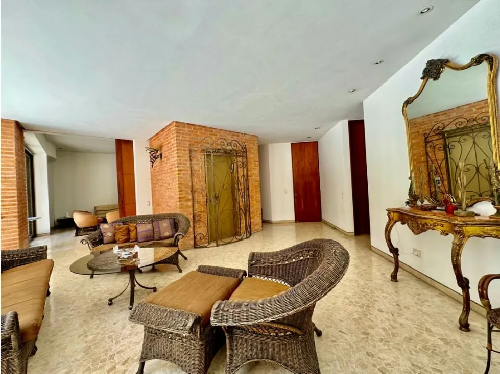 Se vende PB 320m2+320m2 jardin 3h+s/5b/5p Altamira - 2