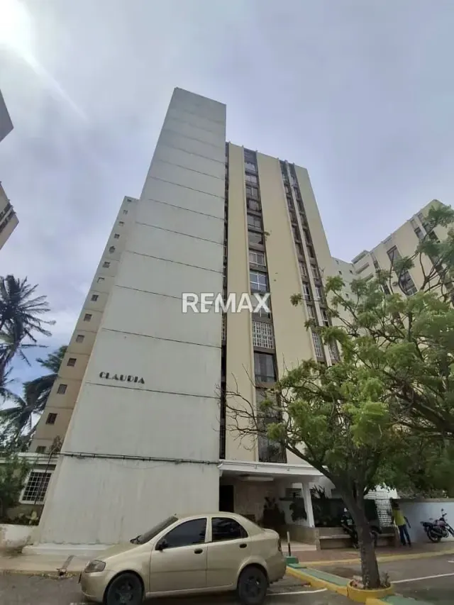 APARTAMENTO PARA REMODELAR EN VENTA ISLA DORADA MARACAIBO