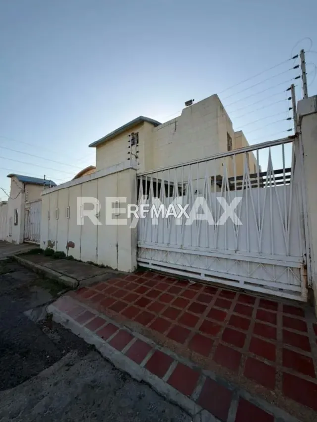 TOWNHOUSE EN ALQUILER MONTEBELLO - 6