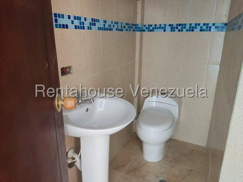 Apartamento (Duplex) en Venta en Flamingo, Falcon - 12