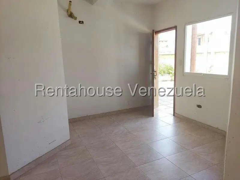 Apartamento (Duplex) en Venta en Flamingo, Falcon - 13