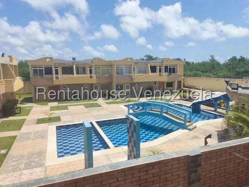 Apartamento (Duplex) en Venta en Flamingo, Falcon - 25