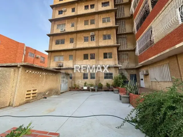 APARTAMENTO EN VENTA EDIFICIO SUDAMERICA ZONA ESTE - 13
