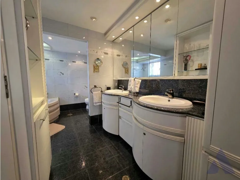 Vendo apartamento en calle cerrada 530m2 Urb. Prebo 8421 - 12