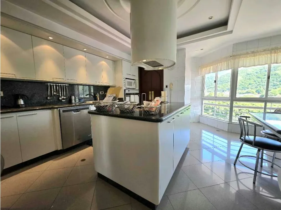 Vendo apartamento en calle cerrada 530m2 Urb. Prebo 8421 - 7