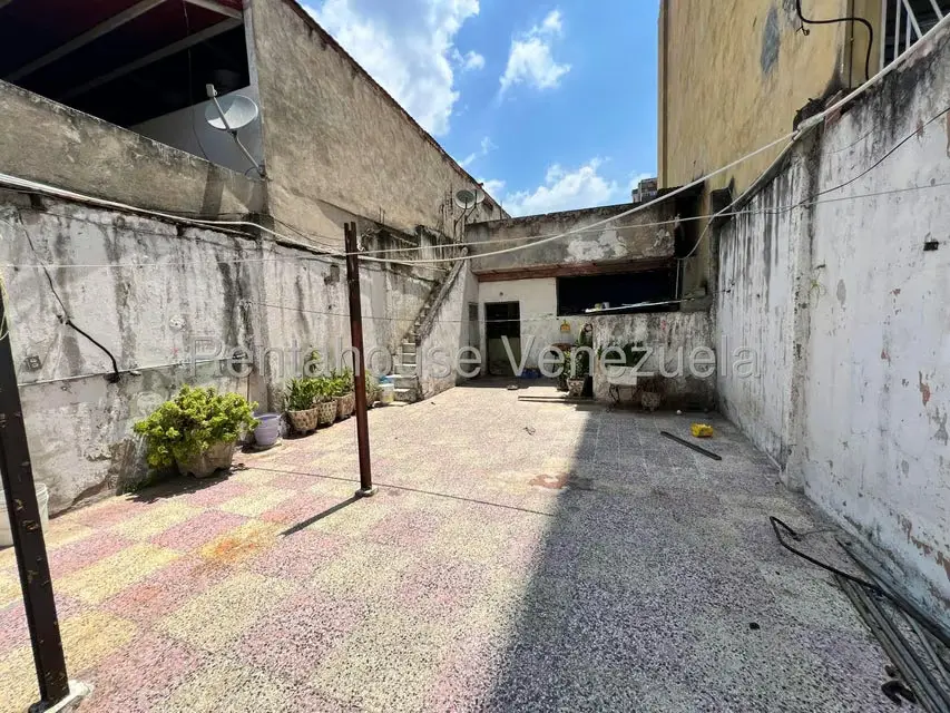 Casa (Multipes Niveles) en Venta en Parroquia Altagracia, Distrito Metropolitano - 12