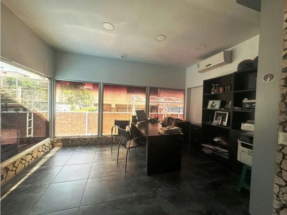 LOCAL COMERCIAL - LA URBINA - 550 Mts2 - 2