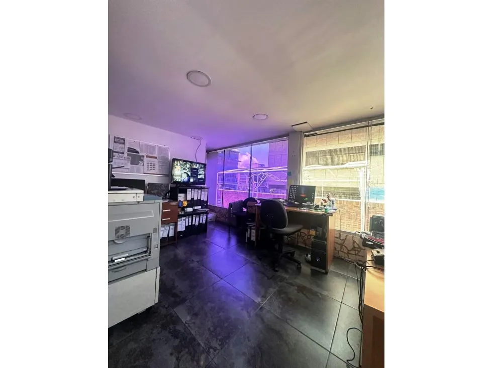 LOCAL COMERCIAL - LA URBINA - 550 Mts2 - 3