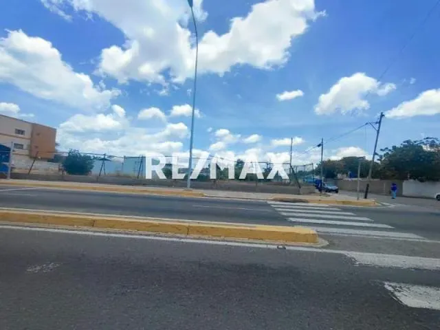 Terreno en Venta - Av. Rafael Gonzalez - 3