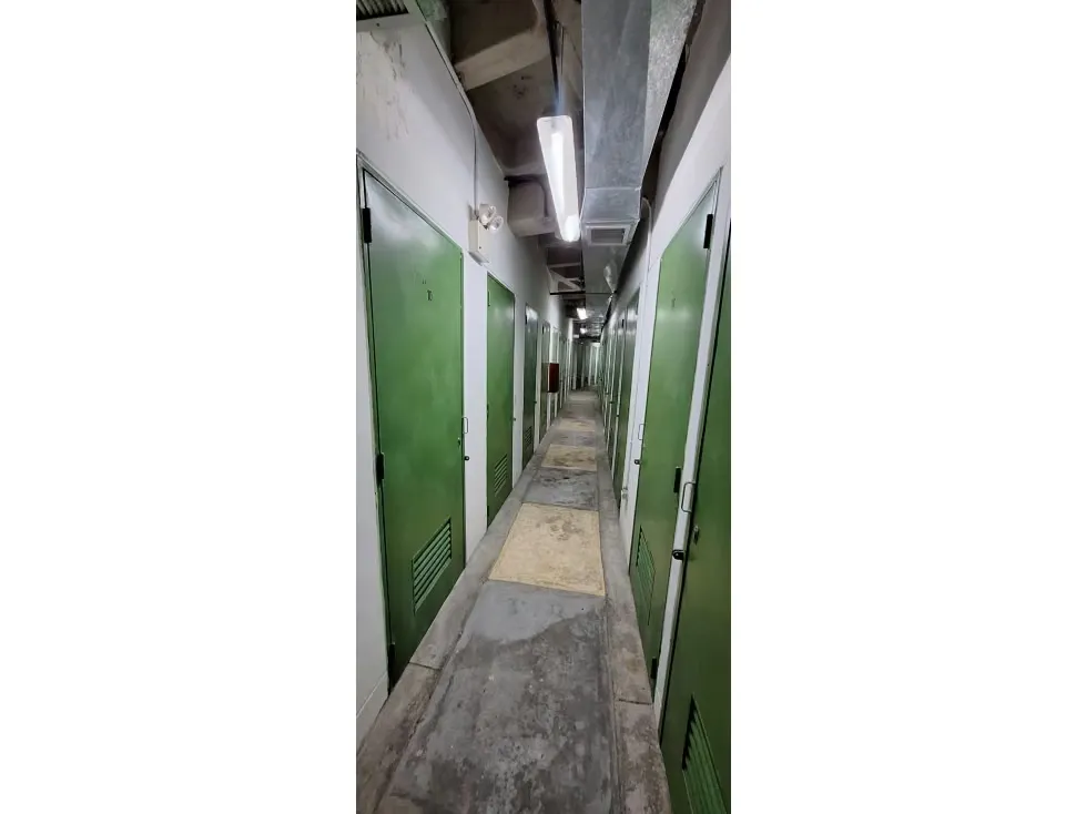 Se vende C.Comercial El Prado 1.500m2, Nuevo- Los Rosales - RG - 14