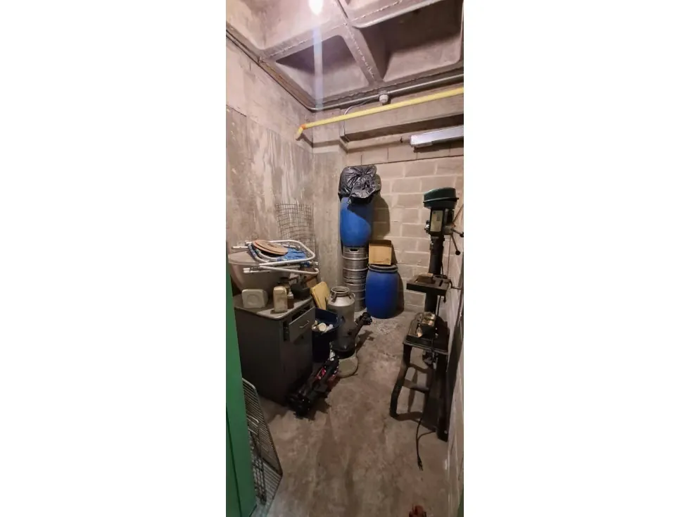 Se vende C.Comercial El Prado 1.500m2, Nuevo- Los Rosales - RG - 21
