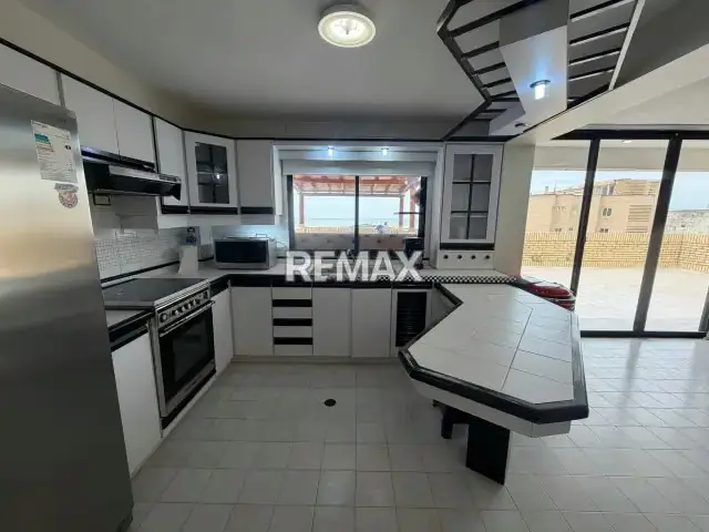 EN VENTA EXCLUSIVO PENTHOUSE DE 84 M2 CON IMPRESIONANTE TERRAZA DE 210 M² Y VISTA AL MAR EN TUCACAS