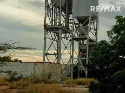 Lote de terreno cercado ideal para industria concretera