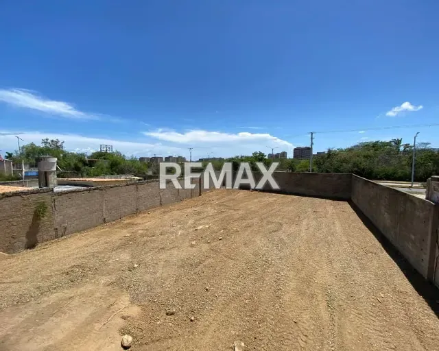 INVIERTE EN EL MUNICIPIO MANEIRO. AMPLIO TERRENO DE 795M² CON 4 PAREDES HECHAS, TANQUE DE 15.000L Y ACCESO ASFALTADO EN LA CALLE PRINCIPAL DE SAN LORENZO. ¡GRAN POTENCIAL DE DESARROLLO! - 12