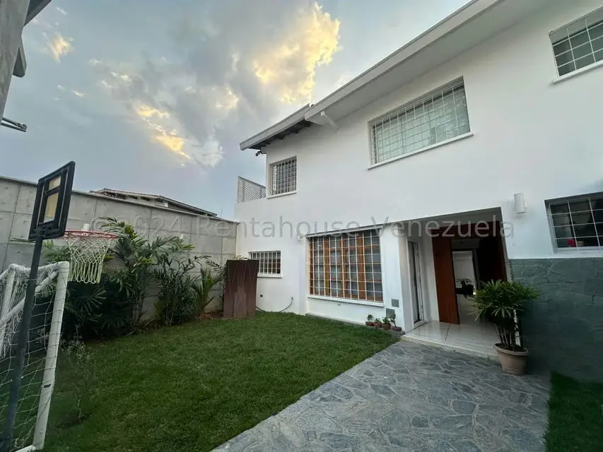 Casa (Multipes Niveles) en Venta en Colinas de Bello Monte, Distrito Metropolitano - 2