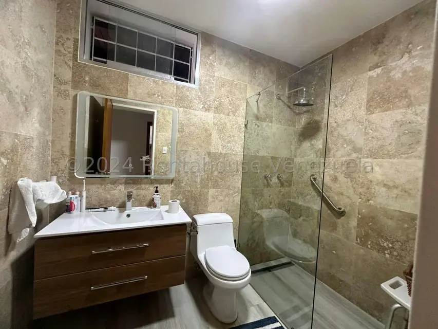 Casa (Multipes Niveles) en Venta en Colinas de Bello Monte, Distrito Metropolitano - 33
