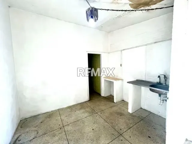 ALQUILO LOCAL COMERCIAL EN CABUDARE - 6