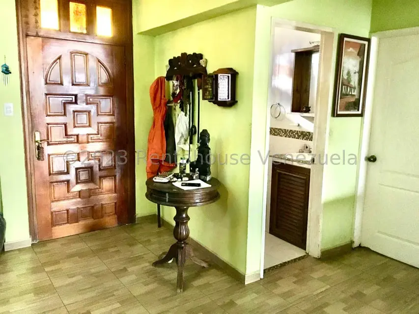 Casa (Multipes Niveles) en Venta en Parque el Retiro, Miranda - 2