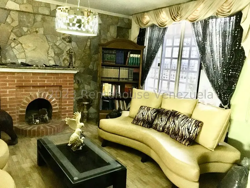 Casa (Multipes Niveles) en Venta en Parque el Retiro, Miranda - 3