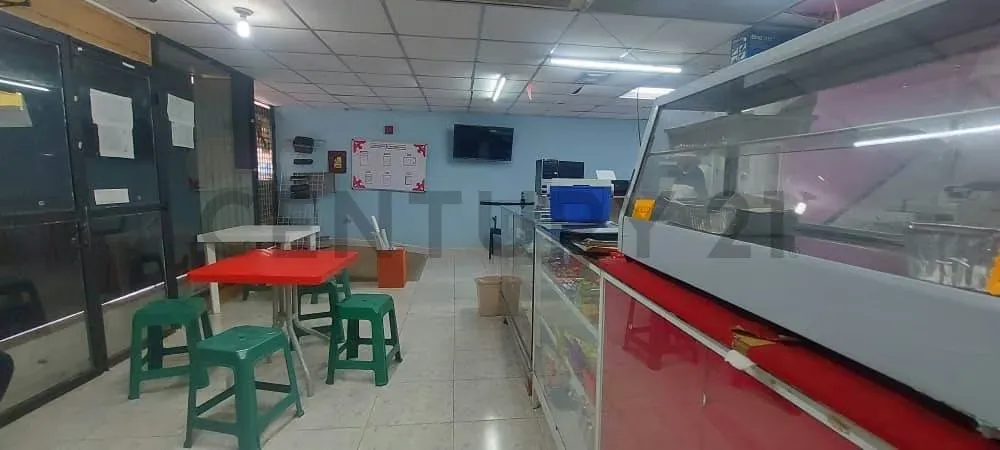 EN VENTA AMPLIO LOCAL COMERCIAL EN C.C SIETE AV. INTERCOMUNAL BARCELONA - 5