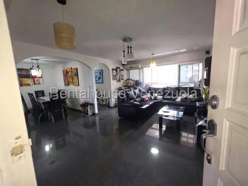Apartamento (1 Nivel) en Venta en La Urbina, Distrito Metropolitano - 3