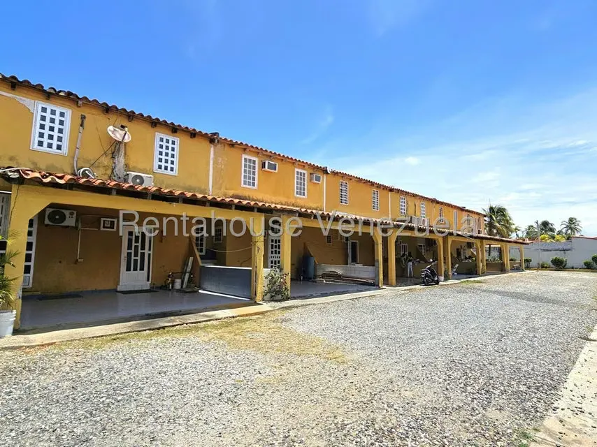 Townhouse (Duplex) en Venta en Tucacas, Falcon - 40