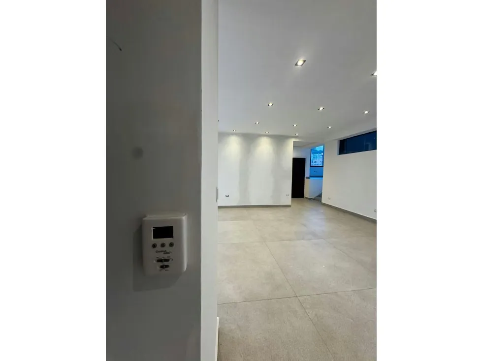 Se alquila Local comercial 310m² 3B/2E Las Mercedes - 11