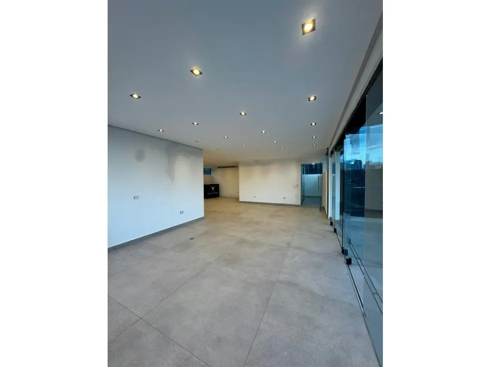 Se alquila Local comercial 310m² 3B/2E Las Mercedes - 9